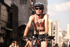 Des nackt radfahrens tag Hilft Fahrradfahren